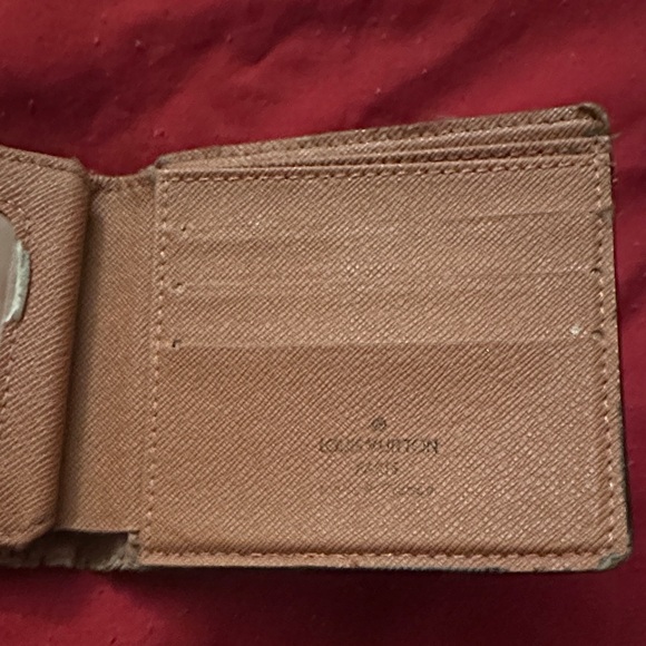 Classic Monogram Wallet - Picture 2 of 8
